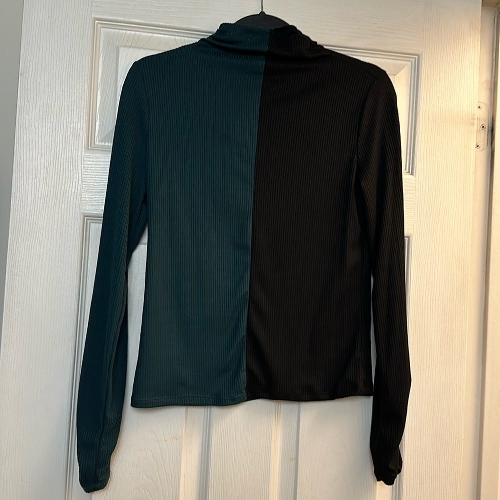 Aqua Two-Tone Teal and Black Long Sleeve Top